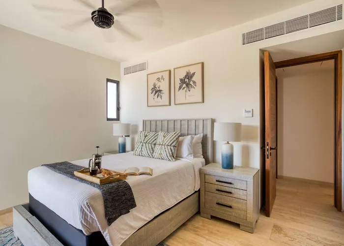 Group 13 16, No View, 3br, 12 Pax Cabo San Lucas